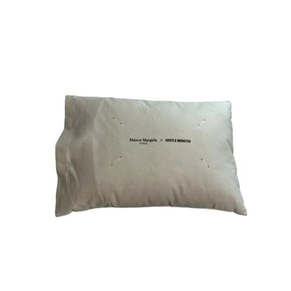 Maison Margiela x Gentle Monster Pillow in White - Picture 2 of 5